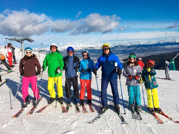 Clientes de Bajocero Sport en la nieve