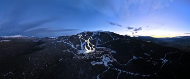 Esquí nocturno en la estación de La Masella
