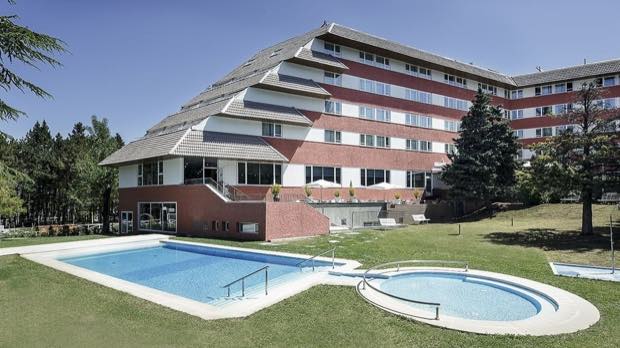 Panorámica del AlpHotel Masella a pie de pista