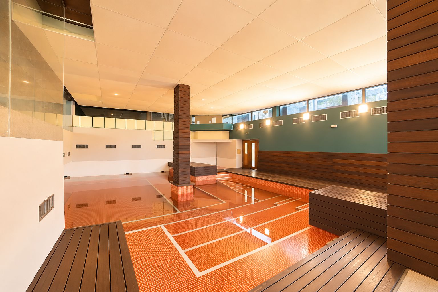 Piscina climatizada del hotel