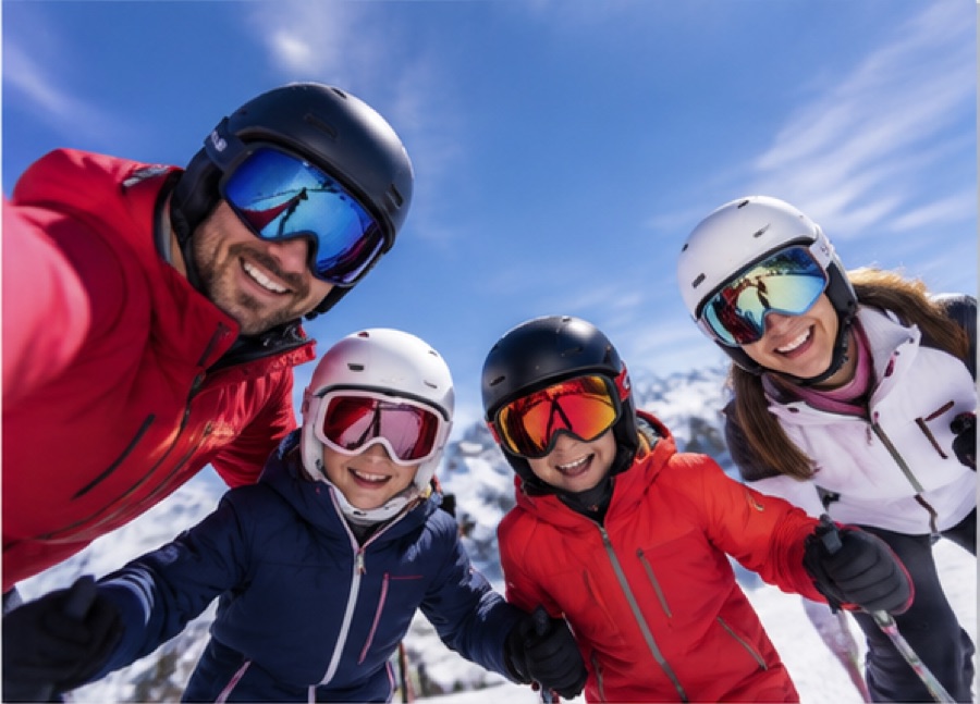 Familia en la nieve en Fin de Año en La Masella